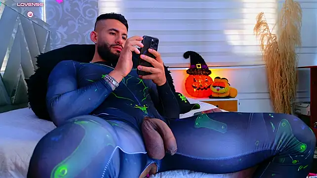 leocross11's Live XXX Chat