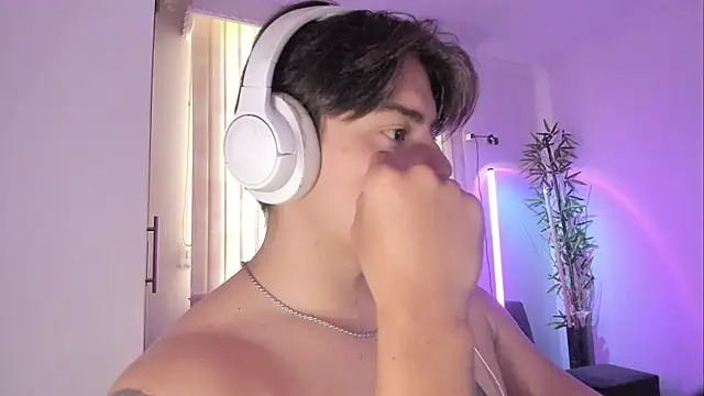 Giordano_Russo XXX чат на живо