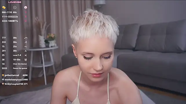 Chat XXX en directo de HattieSkay