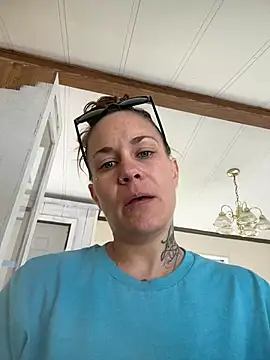 XXX chat uživo modela BritnieReyn