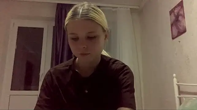 EdwinaDespres Adlı Modelin Canlı XXX Sohbeti
