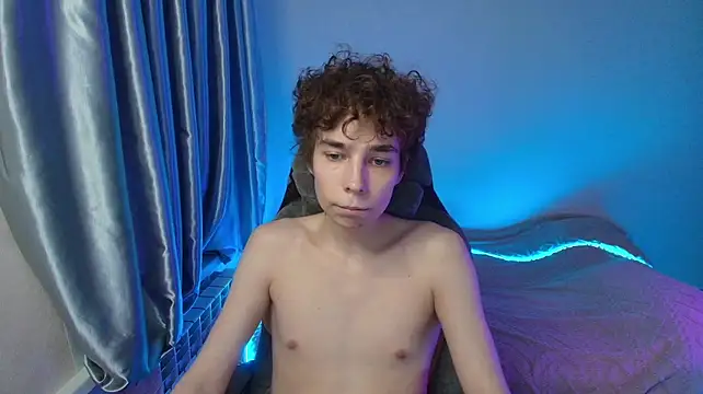 Adam_Kroy élő XXX-chatje