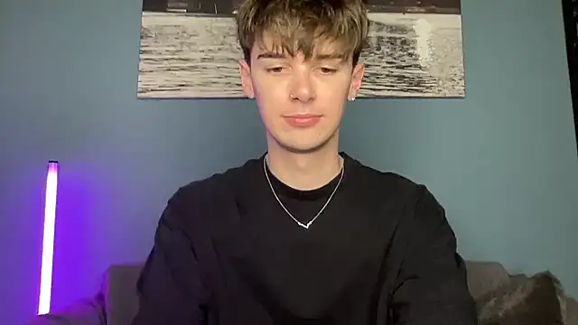 YourMilkyGuy's Live XXX Chat