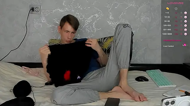 ERICK__DEEN Adlı Modelin Canlı XXX Sohbeti