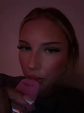 blondeeee – Live XXX-chat