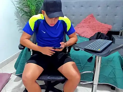 adam_cox1: απευθείας συνομιλία ΧΧΧ