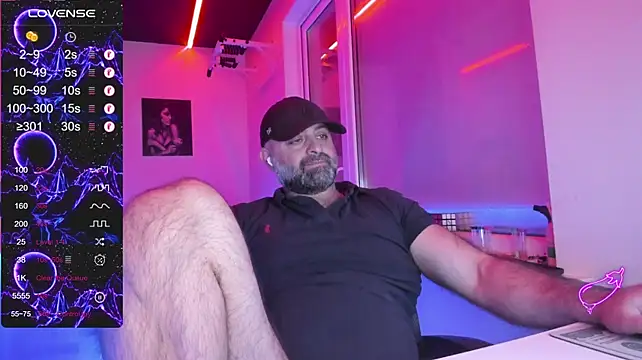 XXX chat uživo modela HAIR-MAN