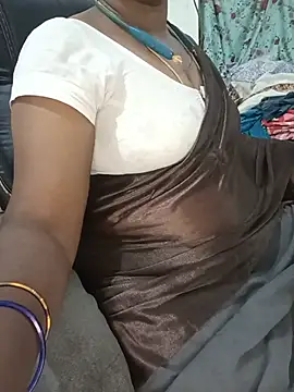 Tamil-hotwife 现场XXX聊天