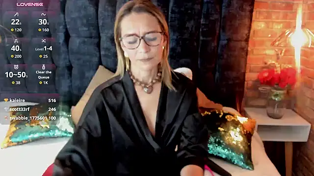 Issa_Milf__ XXX чат на живо