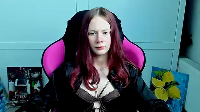Chat +18 de Skylar_spring ao vivo