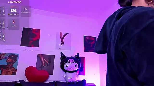צ'אט XXX בשידור חי של mia_bloom2