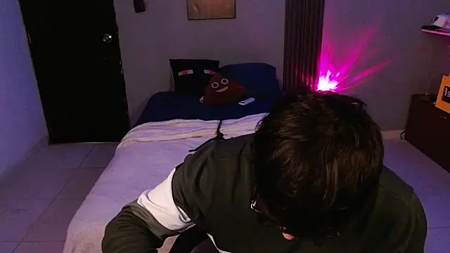 Mr_yisuzz's Live XXX Chat