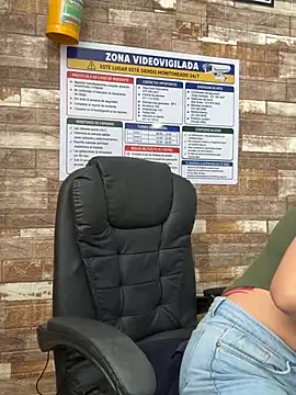 Chat XXX ao vivo de Ariana-07