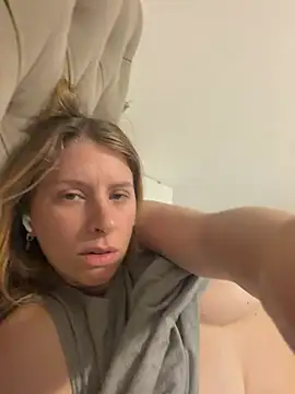 MichoneXxXok Chat XXX in diretta