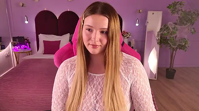 CharlotteAtwoood live XXX chat