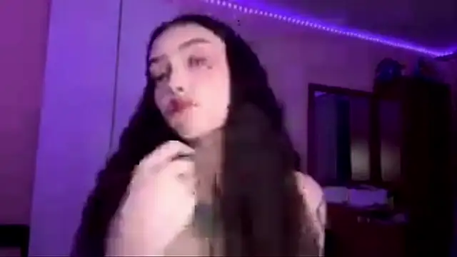 LouraSilvius live XXX chat