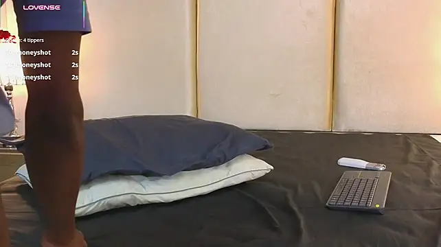 צ'אט XXX בשידור חי של CharlesBrown_