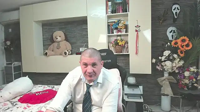 SpartacusDaddy48 Live XXX Chat