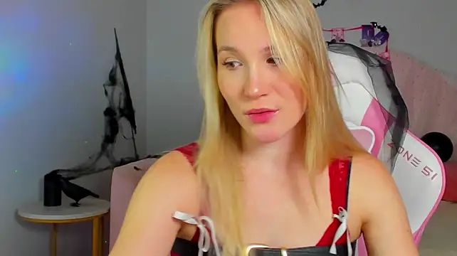 ElaraVoltage Live XXX-chat