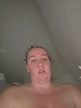 Chat +18 de CreamVixen ao vivo
