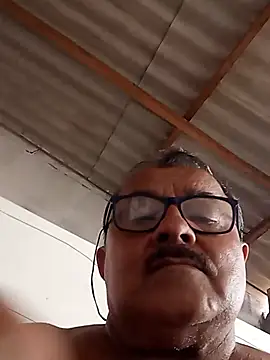 Misterymem63 Adlı Modelin Canlı XXX Sohbeti
