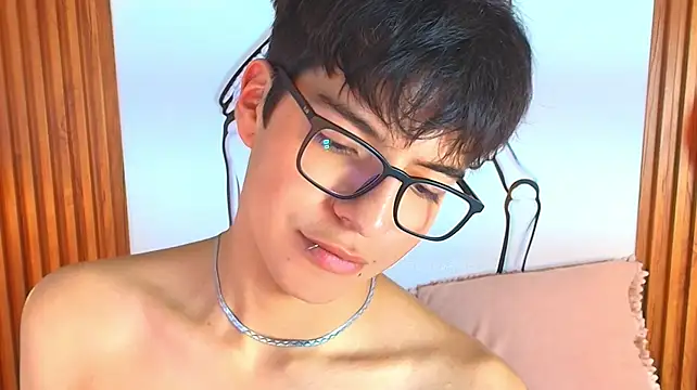 Milo_Wolff live XXX chat