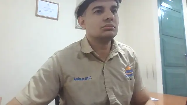 Officeb0y Live XXX-chat