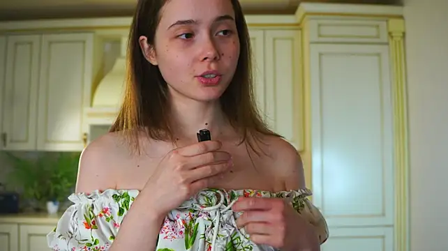 ShawnnaSimes Chat XXX in diretta