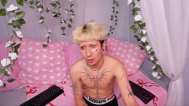 FinnEcho Chat XXX live
