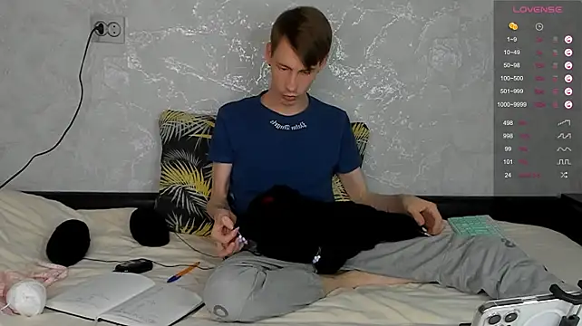 ERICK__DEEN Adlı Modelin Canlı XXX Sohbeti