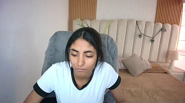 shaneelle – Naživo XXX chat
