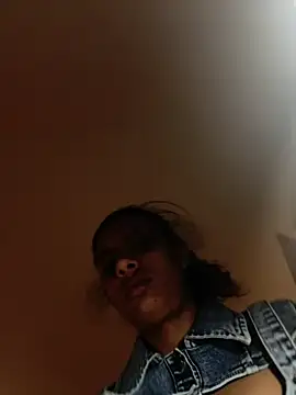Liyah_19's Live XXX Chat
