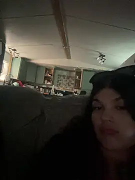 ur_favorite_temptation69's Webcam Show