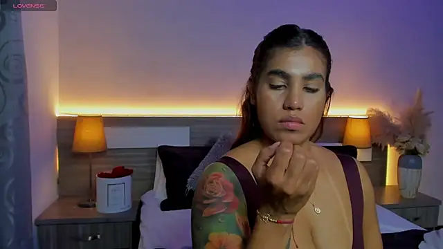 ZarahFoxx Chat XXX in diretta