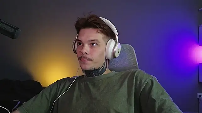 Онлайн чат XXX DENIS_HERE