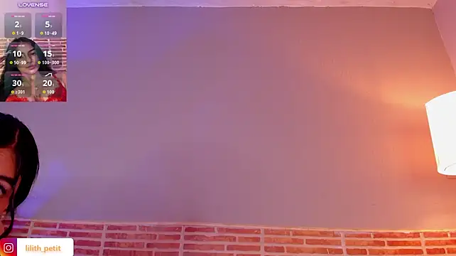 lilith_petit_'s Live XXX Chat