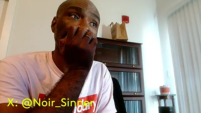 แชท XXX สดของ sinnernoir