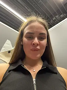 Chat +18 de KristiRich ao vivo
