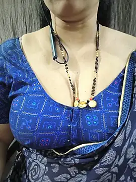 bhuvana_555's Live XXX Chat