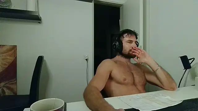 alpha-hunk live XXX chat