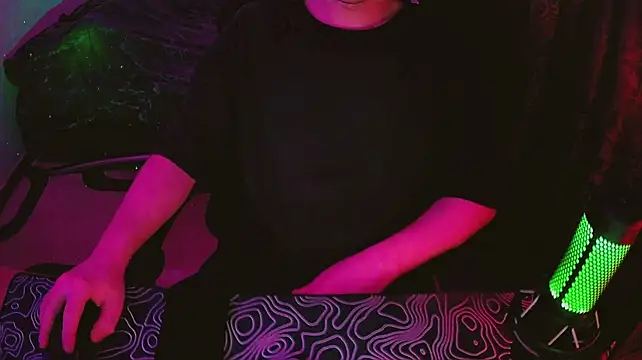 fame_bc Adlı Modelin Canlı XXX Sohbeti