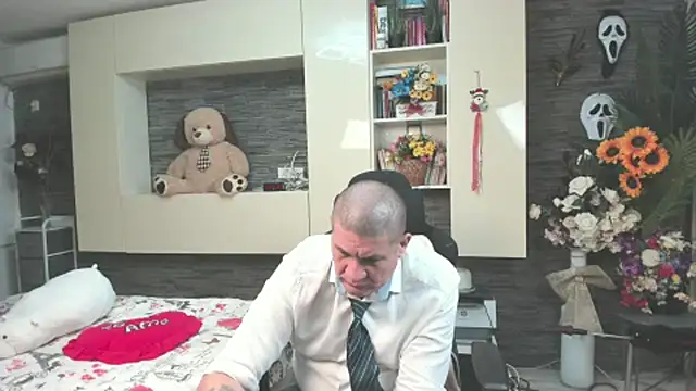 SpartacusDaddy48's Live XXX Chat