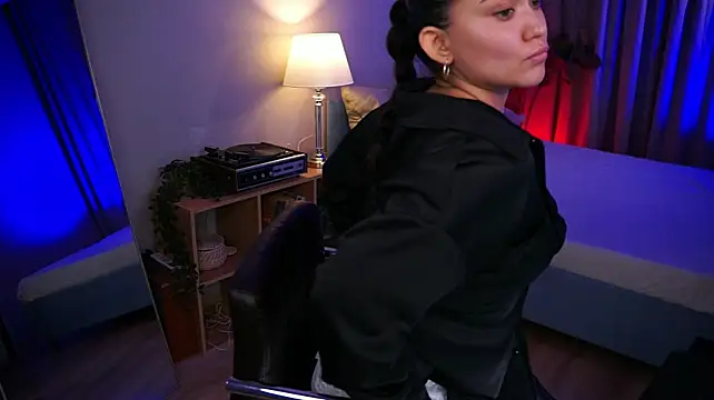 Shadow_Lotus Adlı Modelin Canlı XXX Sohbeti