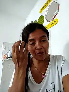 แชท XXX สดของ DianaOchoa_