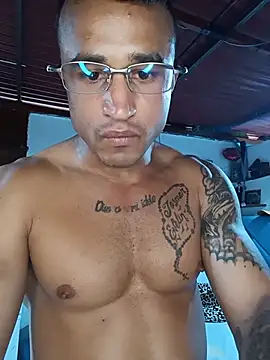 Chatroom XXX en direct de Fitneehot