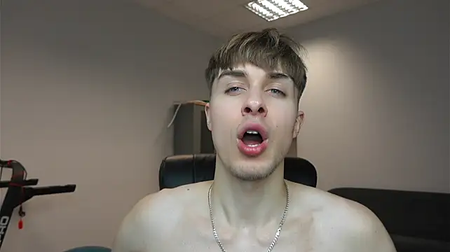 צ'אט XXX בשידור חי של Damien_Dallas