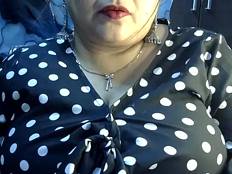 Chat +18 de Soniya_Sha ao vivo