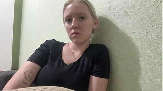 Chatroom XXX en direct de DeannKuliga