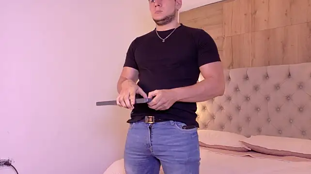 צ'אט XXX בשידור חי של Izui_Pierce