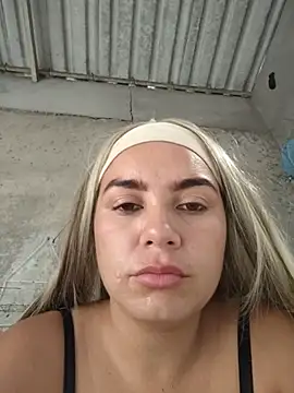 Chat XXX ao vivo de Charlott_smi